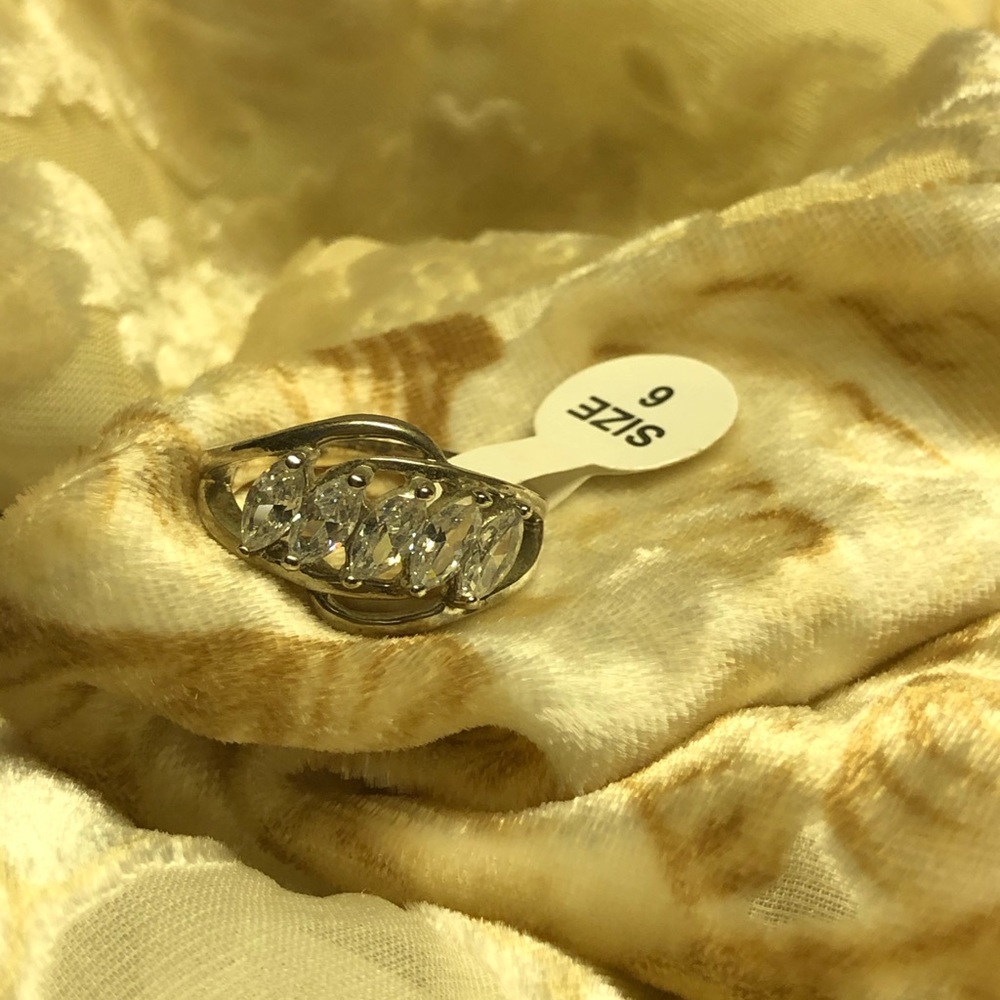 Beautiful silver ring - Picture 4 of 5